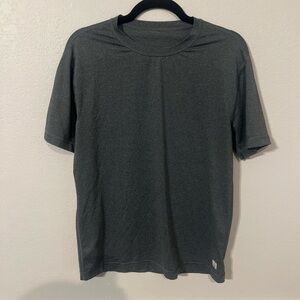 Vuori Tradewind Short Sleeve No-Pocket Performance T-Shirt Mens Sz S